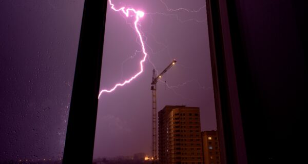 Soll man bei Gewitter Fenster zu machen?
